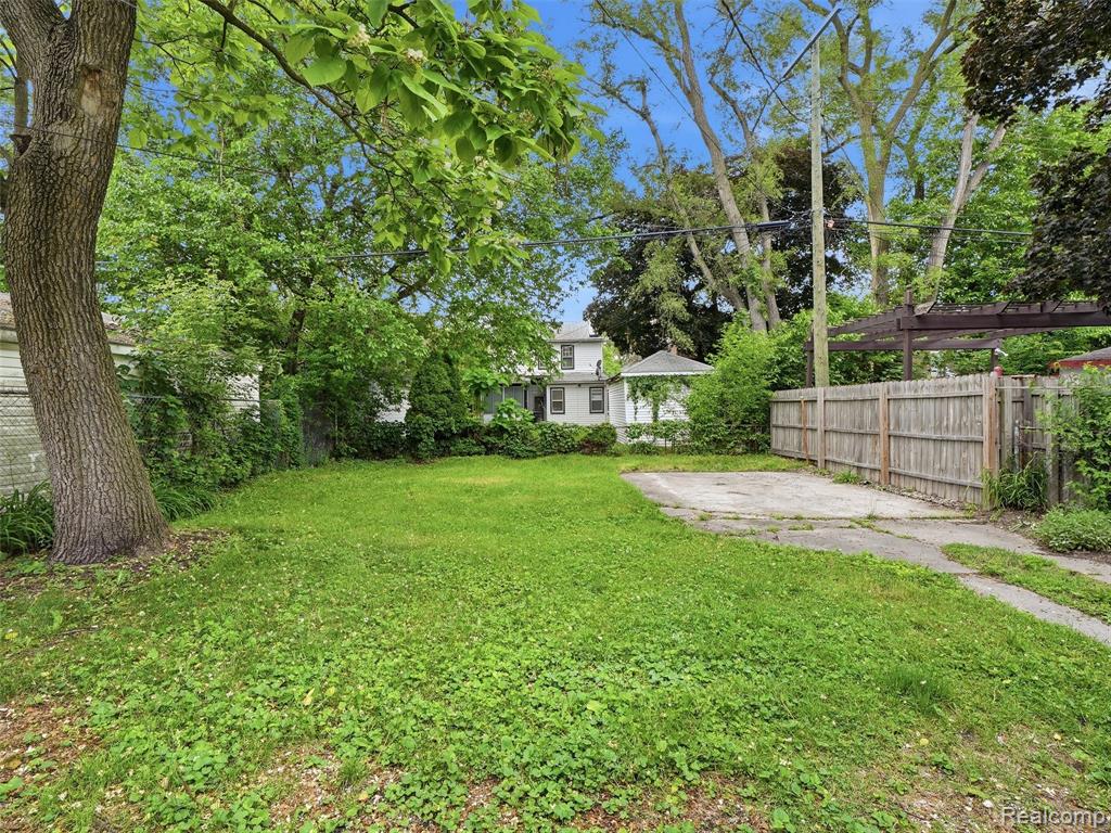 main property photo 30
