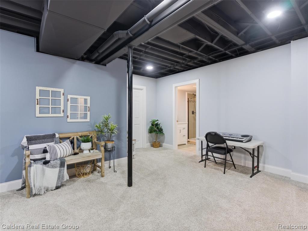main property photo 70