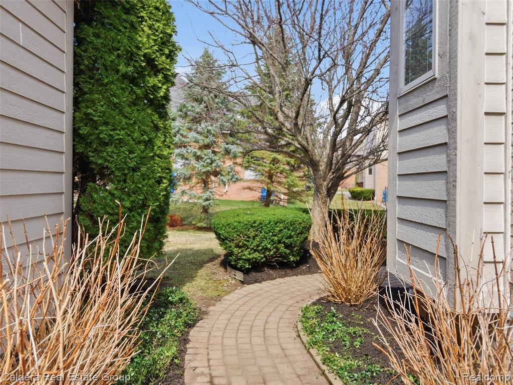 main property photo 76