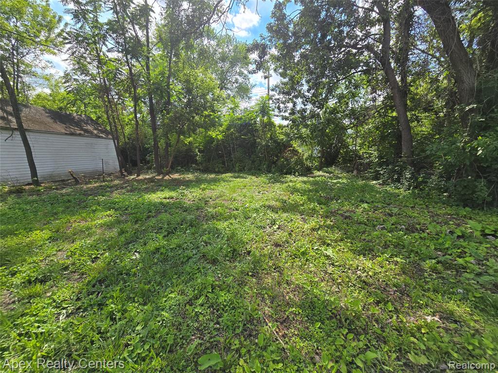 main property photo 14