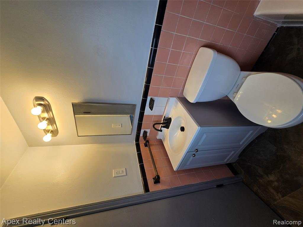 main property photo 70