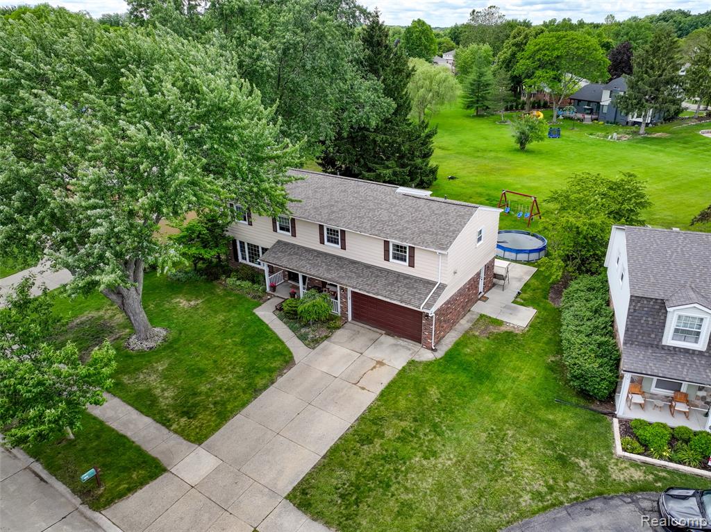 main property photo 45
