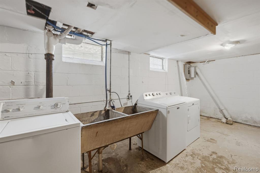 main property photo 23