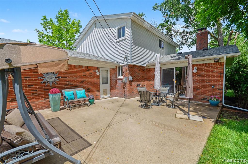 main property photo 27