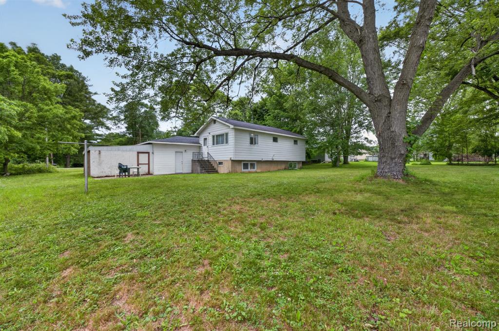 main property photo 40