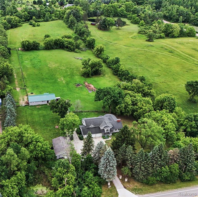 main property photo 39