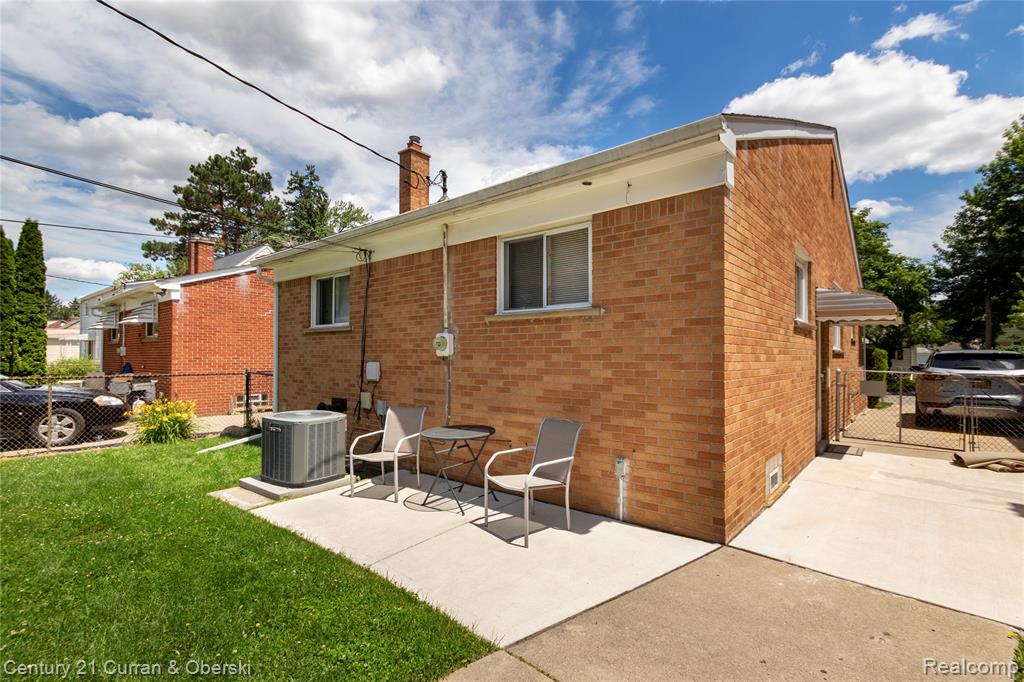 main property photo 37