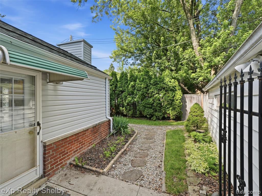 main property photo 29