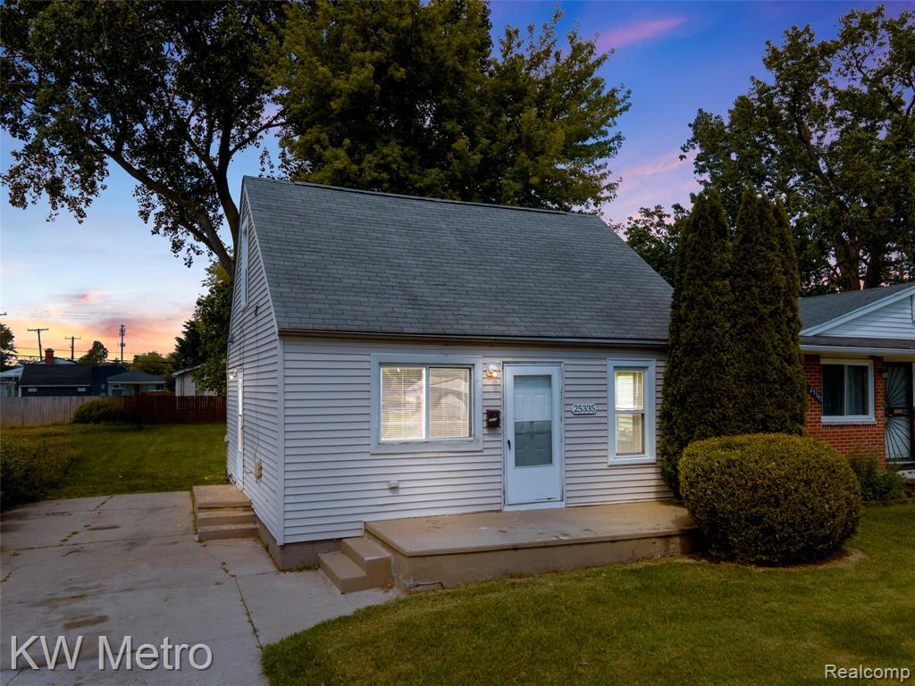 main property photo 19