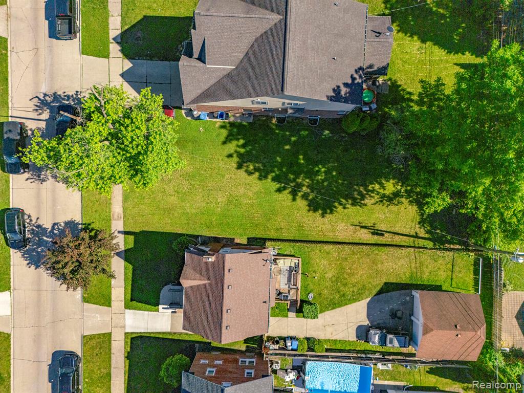 main property photo 20