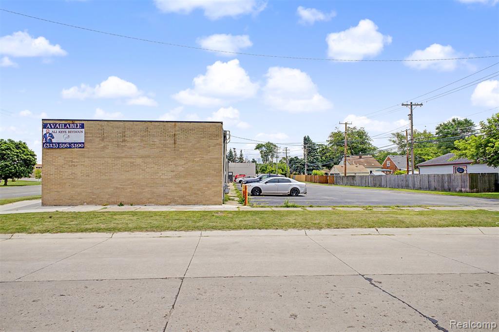 main property photo 9
