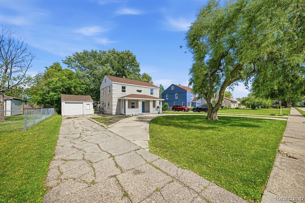 main property photo 40