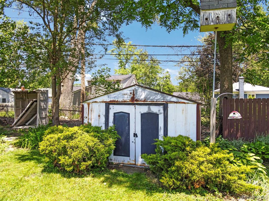 main property photo 22
