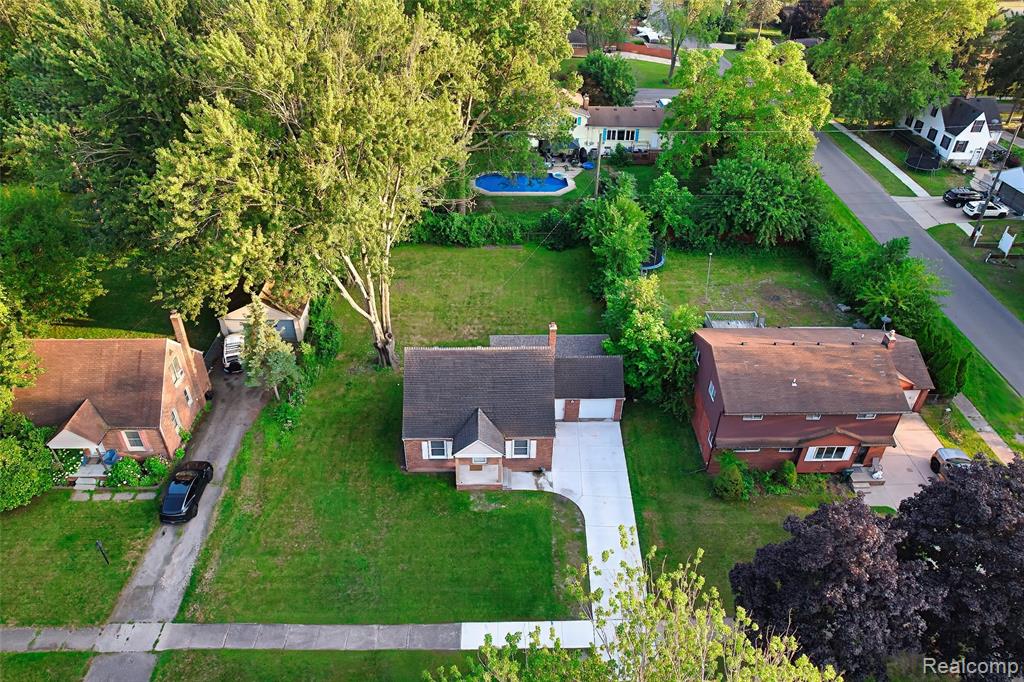 main property photo 10