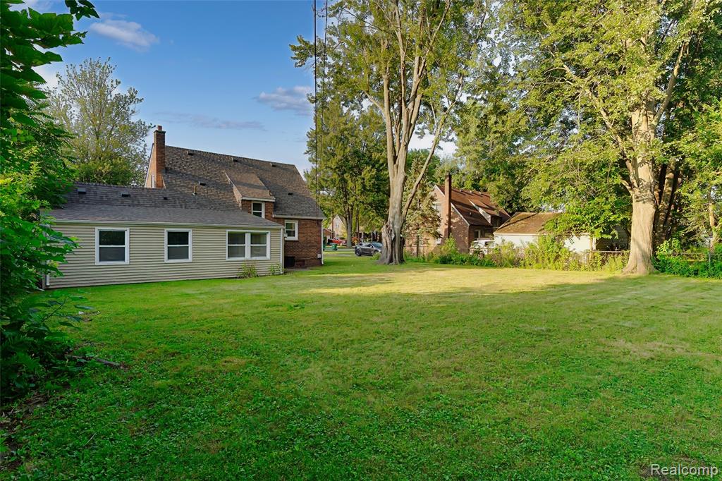 main property photo 7