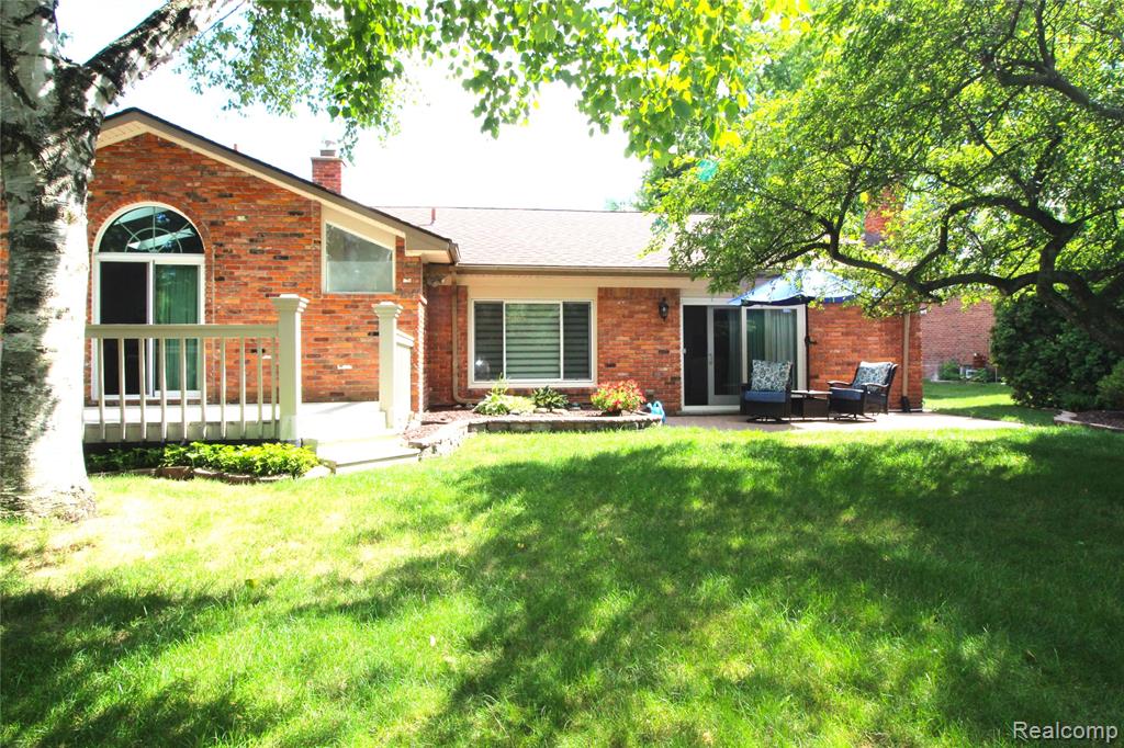 main property photo 37