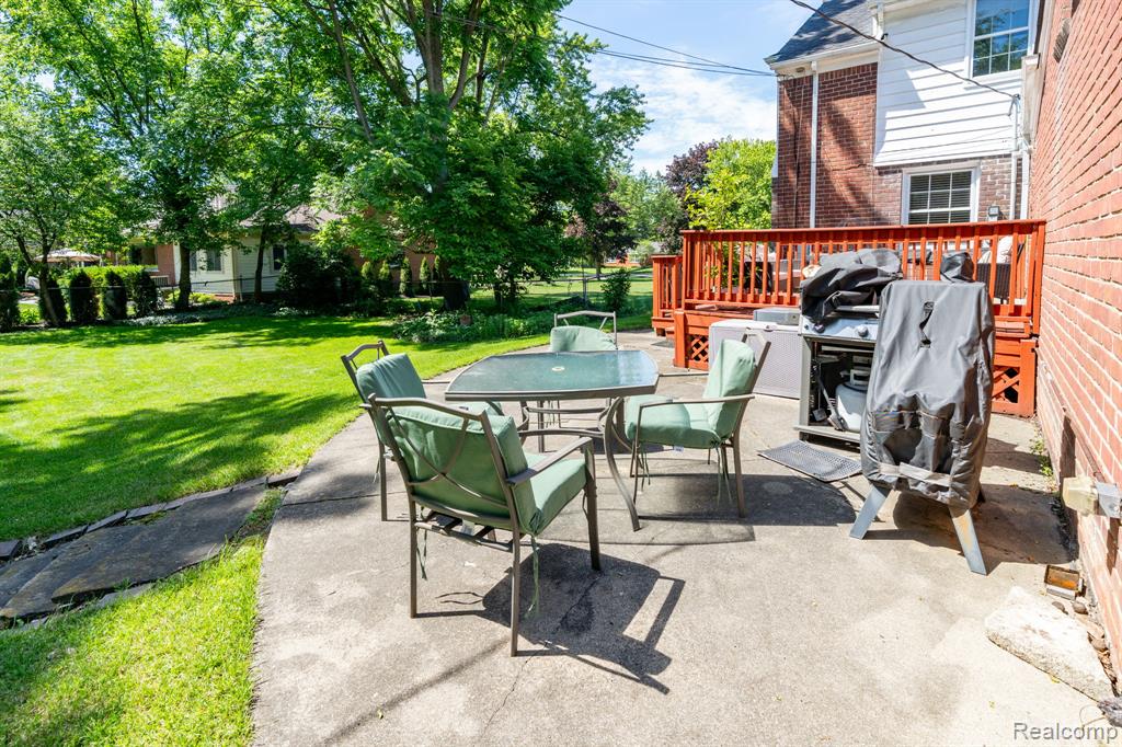 main property photo 31