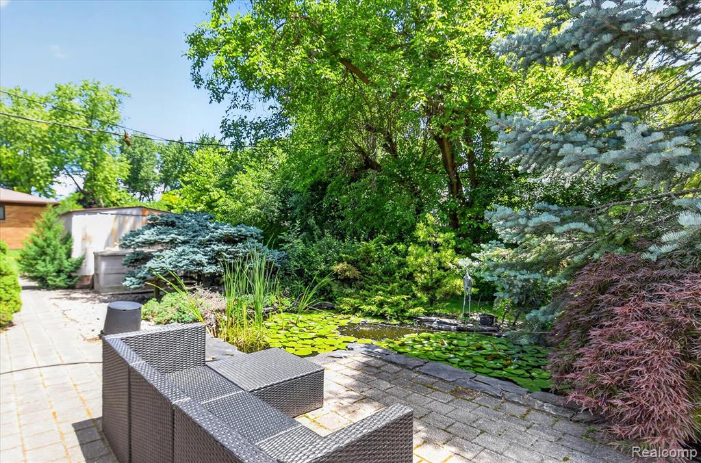 main property photo 29