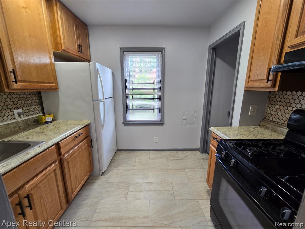 main property photo 64