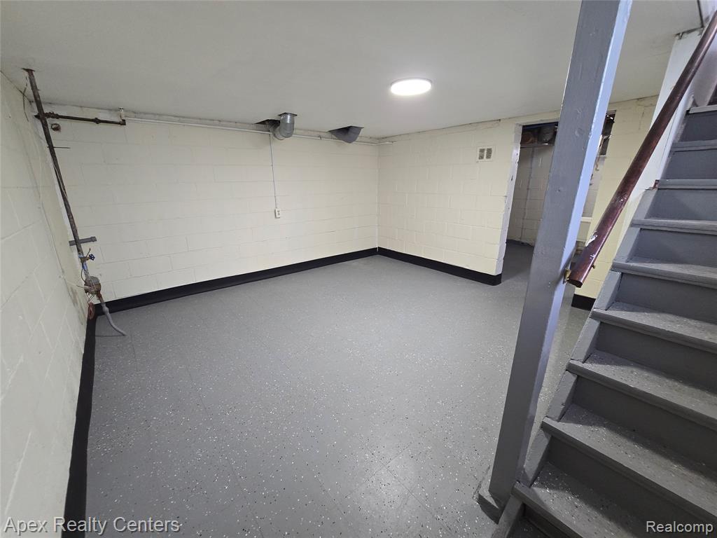 main property photo 81