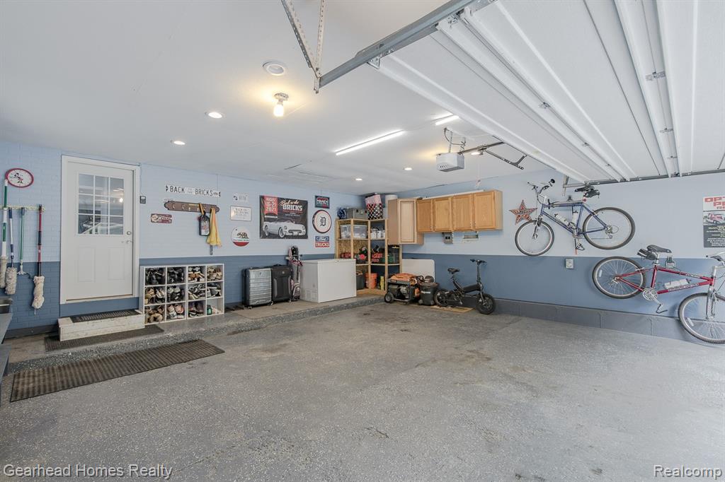 main property photo 50