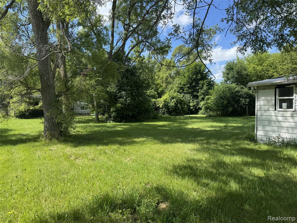 main property photo 16