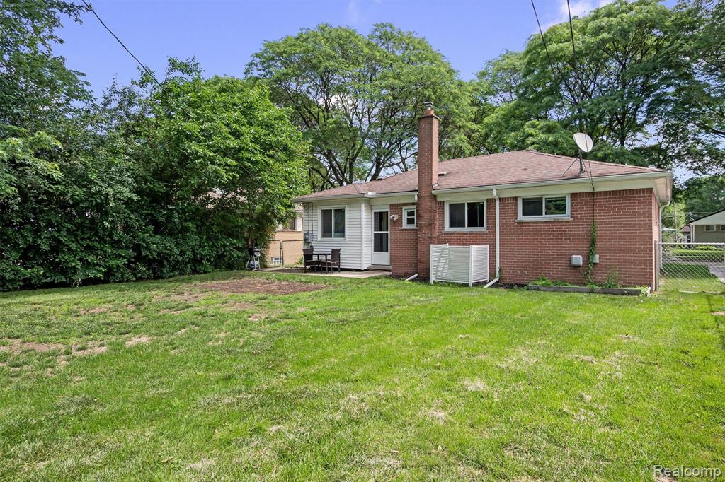 main property photo 13