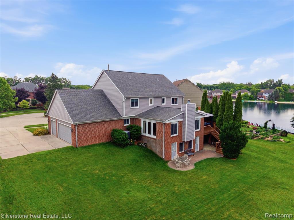 main property photo 6