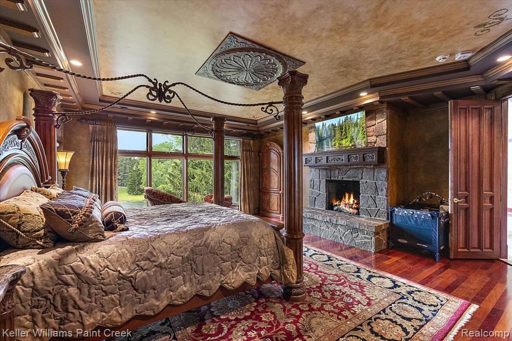 main property photo 38