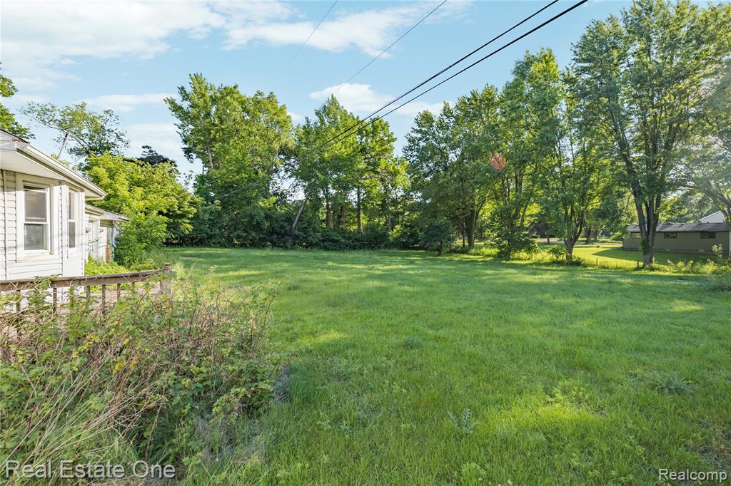 main property photo 41