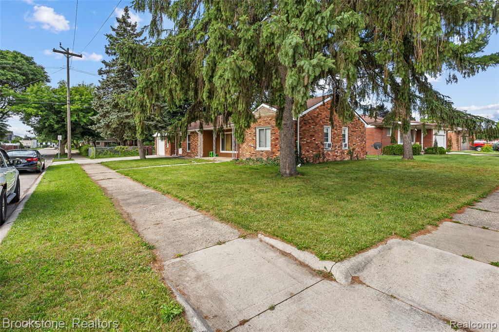 main property photo 23