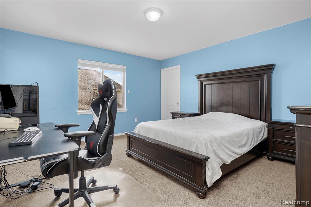 main property photo 50