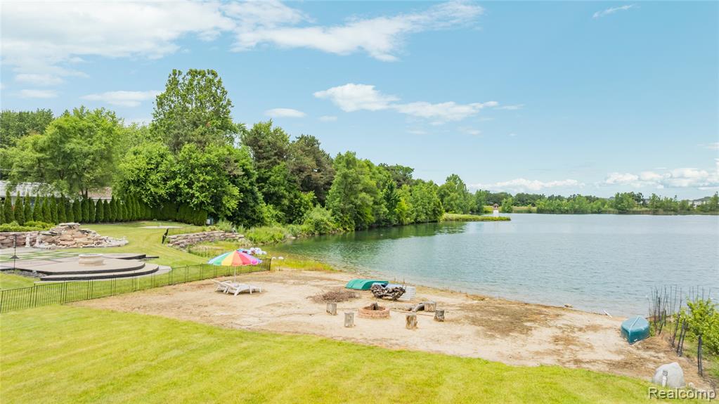 main property photo 74