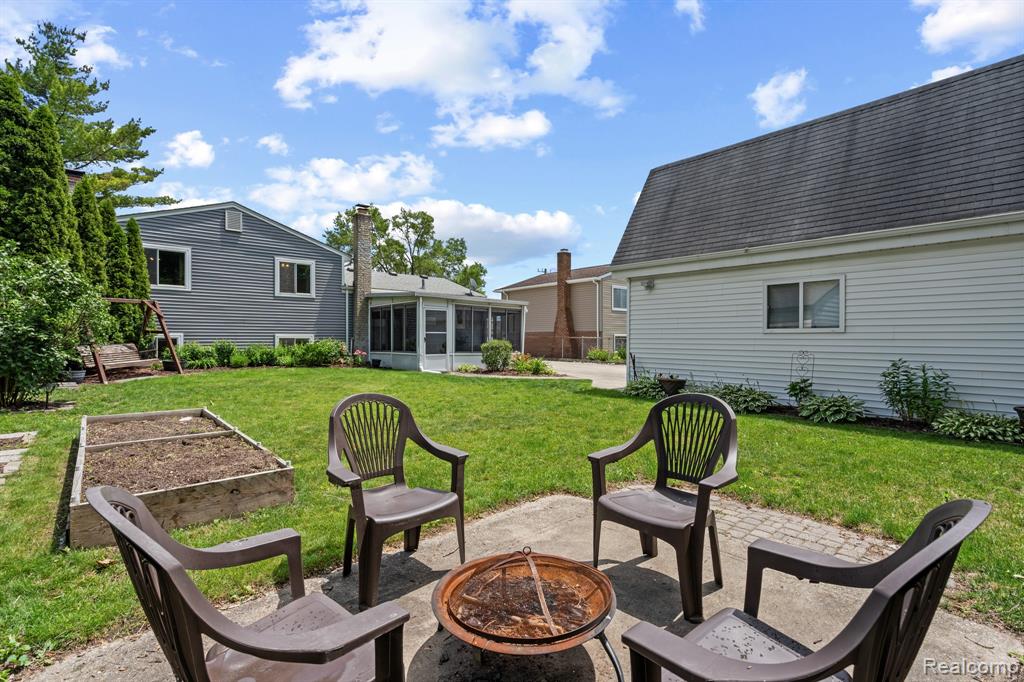 main property photo 13