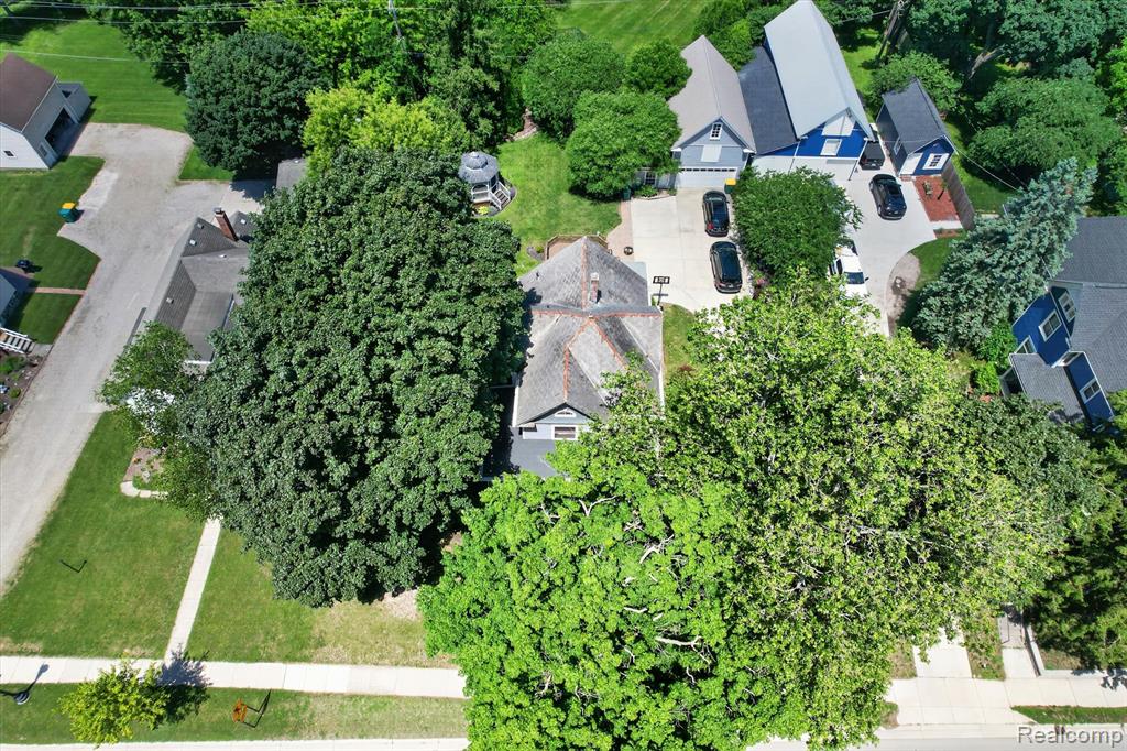 main property photo 65