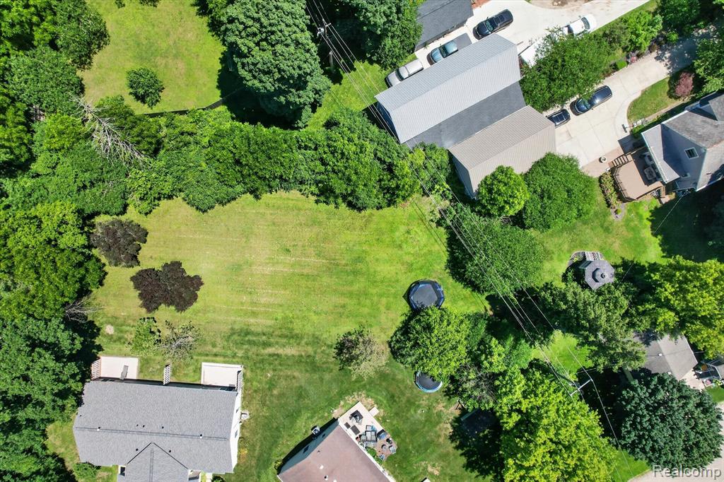 main property photo 73