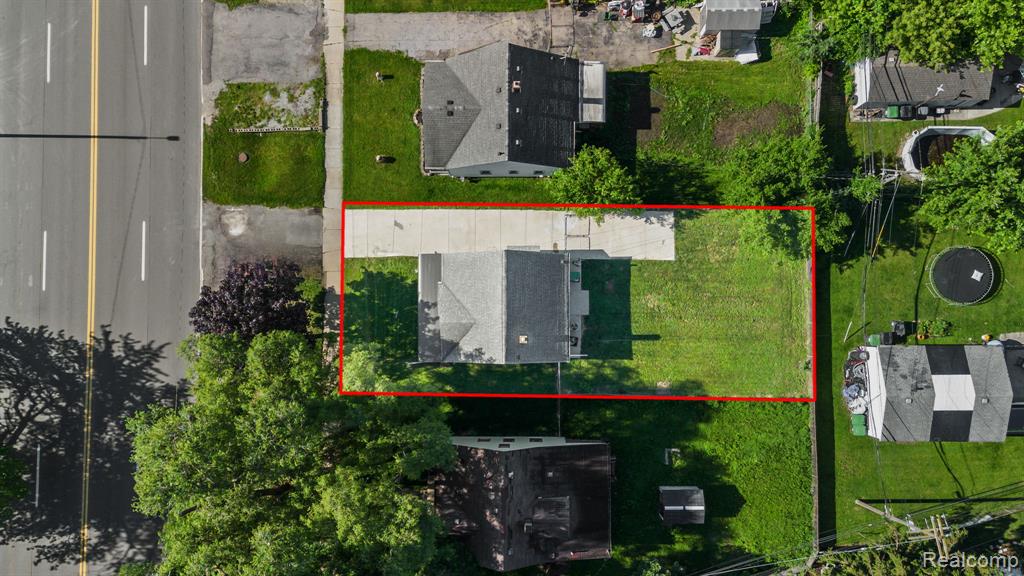 main property photo 25