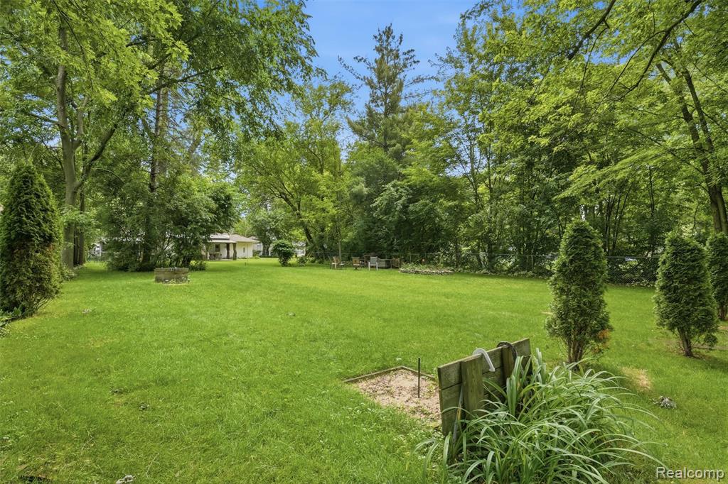 property viewer photo 47