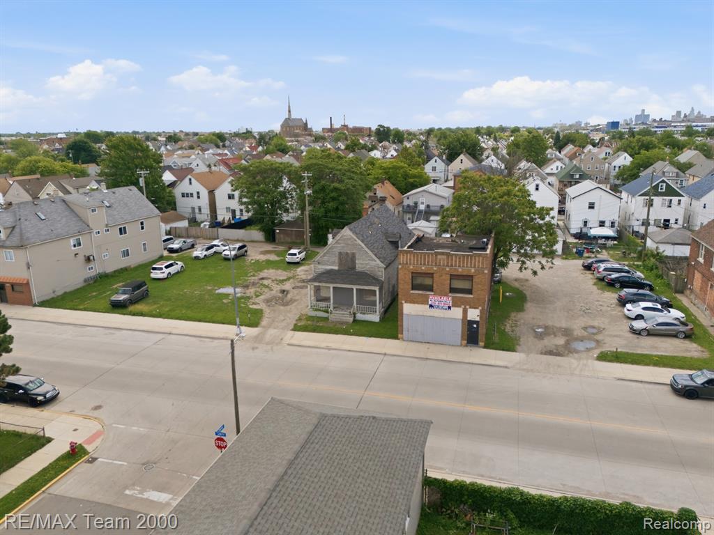 main property photo 14