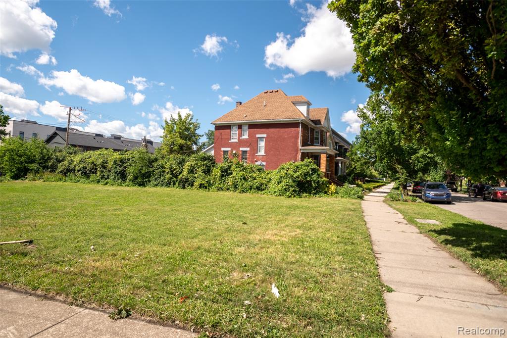 main property photo 10