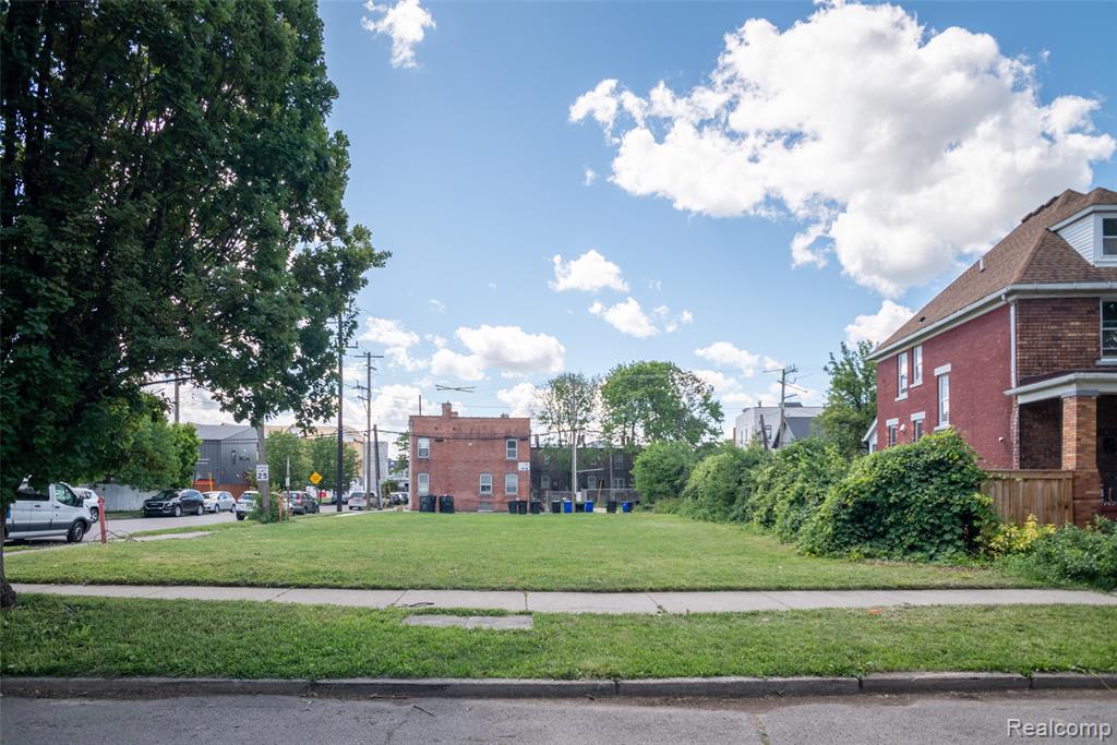 main property photo 8