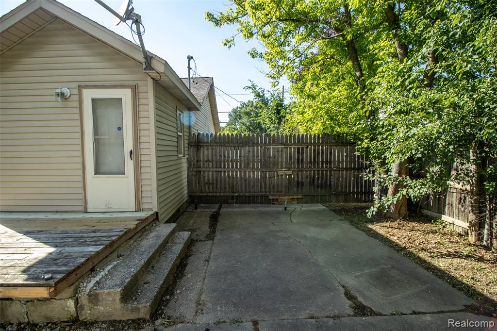 main property photo 19
