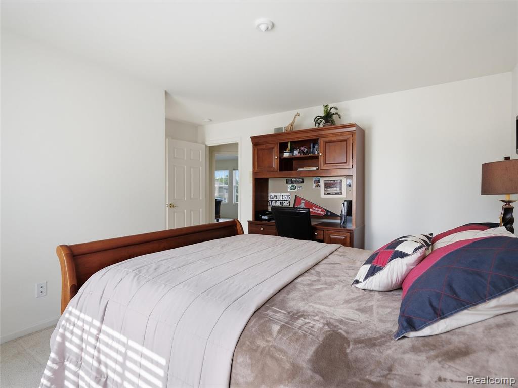main property photo 50