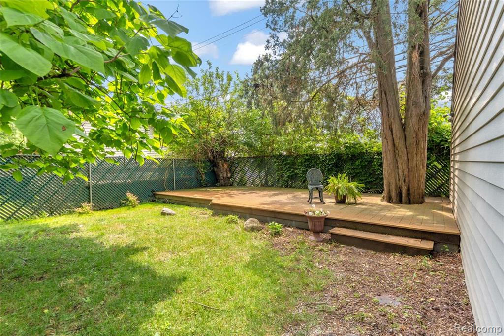 main property photo 30