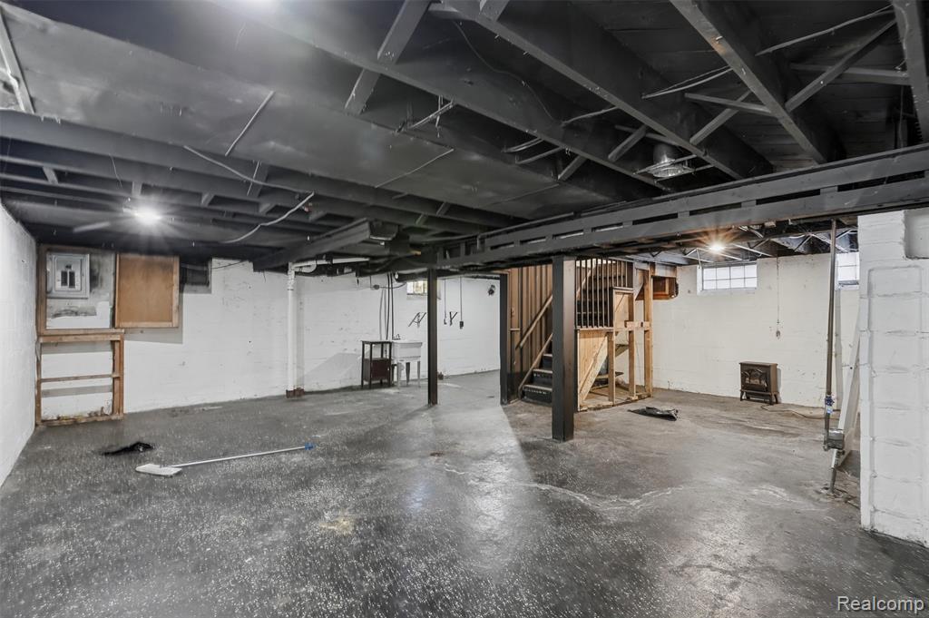 main property photo 16