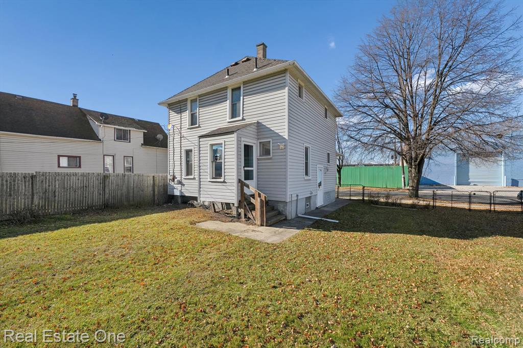 main property photo 45