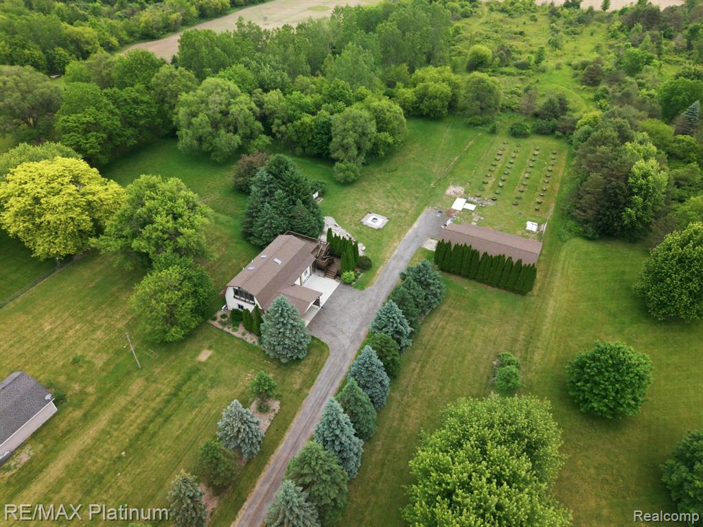 main property photo 50