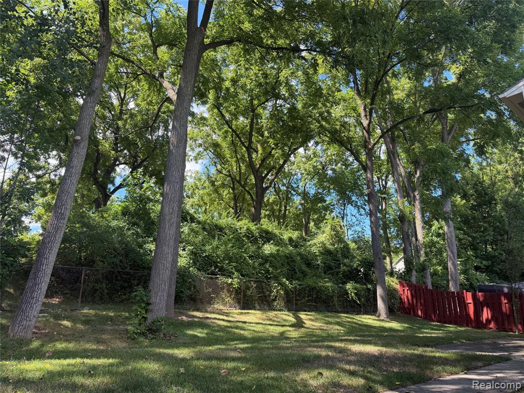 main property photo 37