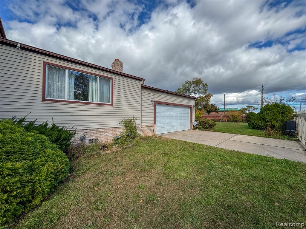 main property photo 12