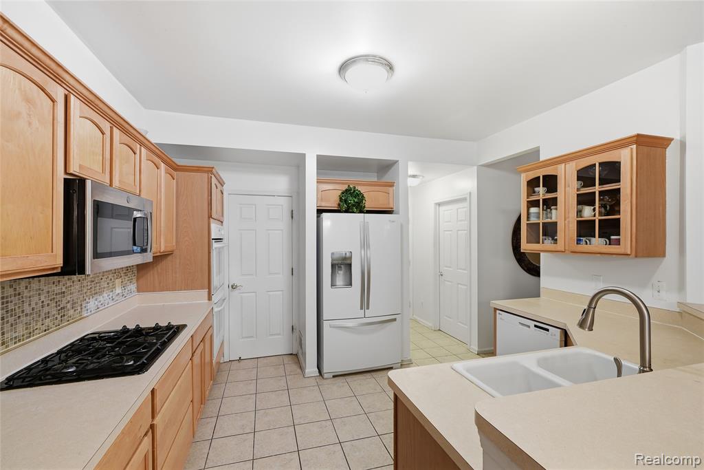 main property photo 12